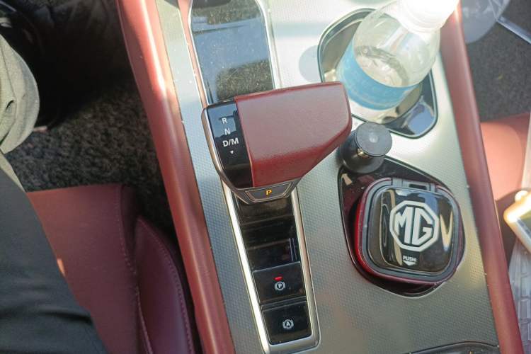 Used MG 7 2023 2.0T Automatic Trophy+ Ignition Glory Edition Gear Lever