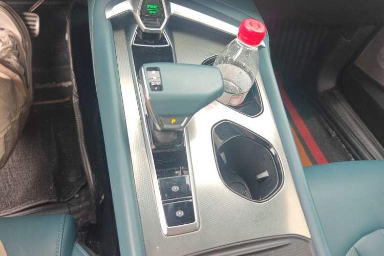 Used MG 7 2023 2.0T Automatic Hunter Luxury Edition Gear Lever