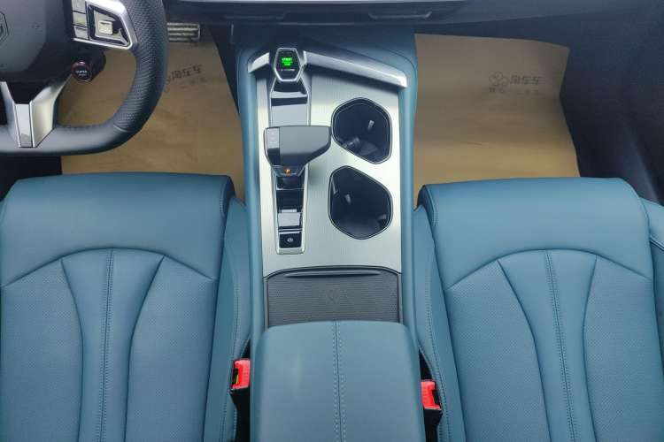 Used MG 7 2023 2.0T Automatic Hunter Luxury Edition Gear Lever