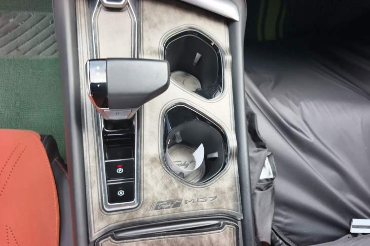Used MG 7 2023 2.0T Automatic Trophy+ Ignition Glory Edition Gear Lever