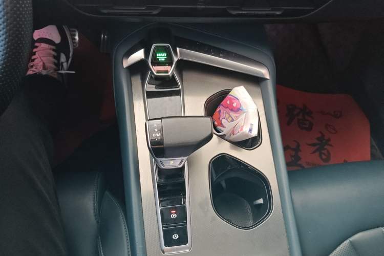 Used MG 7 2023 2.0T Automatic Hunter Luxury Edition Gear Lever