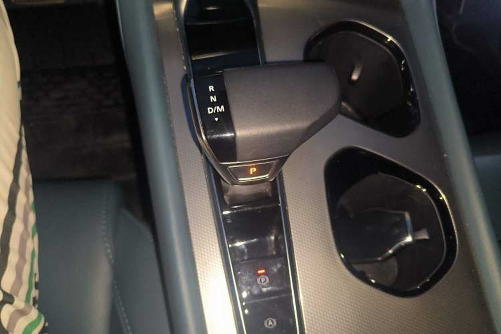 Used MG 7 2023 2.0T Automatic Hunter Luxury Edition Gear Lever