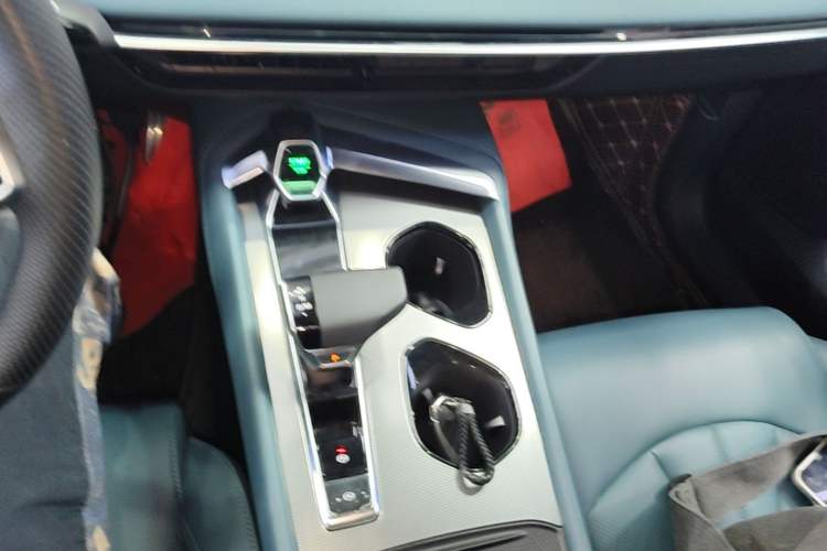 Used MG 7 2023 2.0T Automatic Hunter Luxury Edition Gear Lever