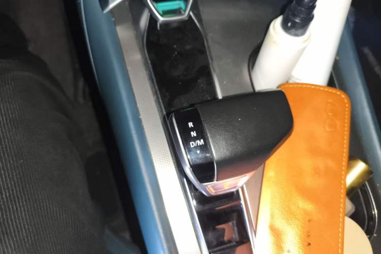 Used MG 7 2023 2.0T Automatic Trophy+ Ignition Glory Edition Gear Lever