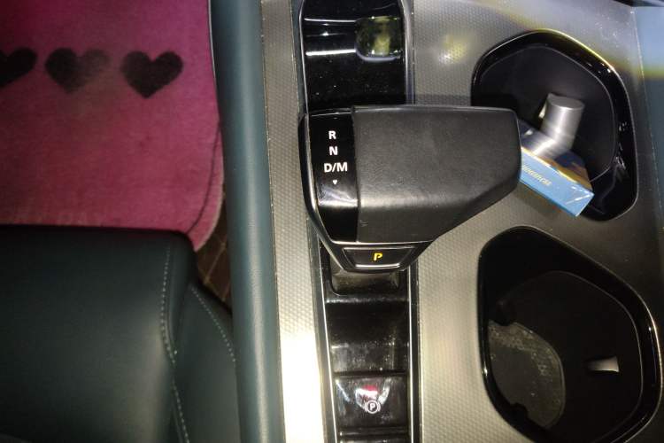 Used MG 7 2023 2.0T Automatic Hunter Luxury Edition Gear Lever