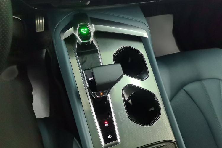 Used MG 7 2023 2.0T Automatic Hunter Luxury Edition Gear Lever