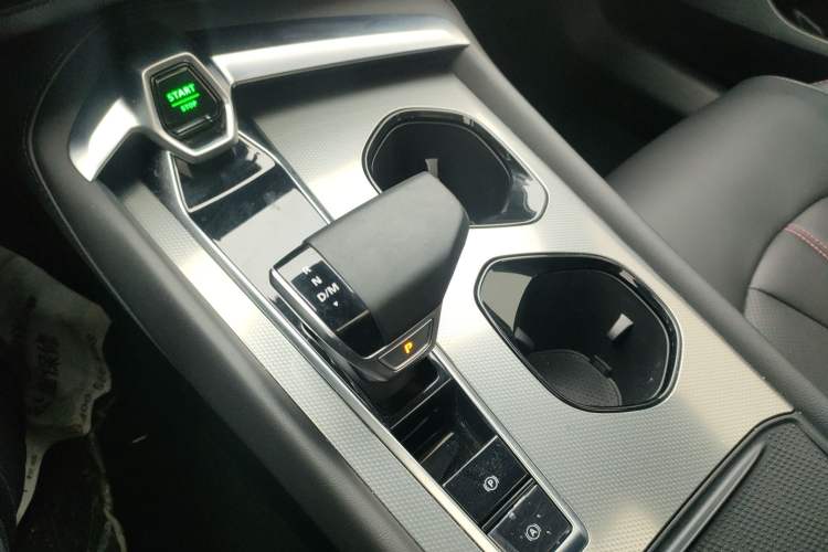 Used MG 7 2023 2.0T Automatic Hunter Luxury Edition Gear Lever