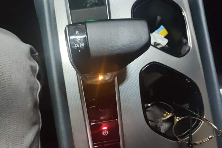 Used MG 7 2023 1.5T DCT Elegant & Graceful Edition Gear Lever