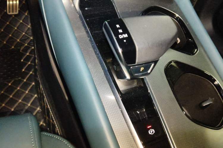 Used MG 7 2023 2.0T Automatic Trophy+ Ignition Glory Edition Gear Lever