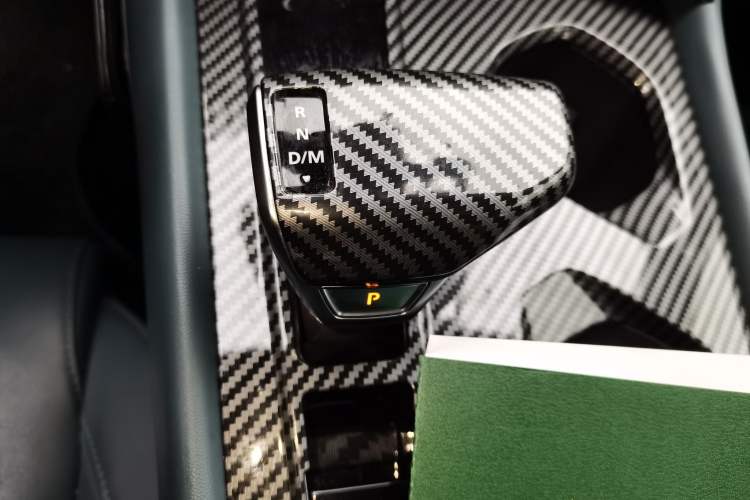 Used MG 7 2023 1.5T DCT Elegant & Graceful Edition Gear Lever