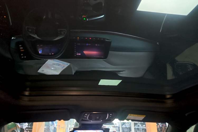 Used MG 7 2023 2.0T Automatic Hunter Luxury Edition Headliner