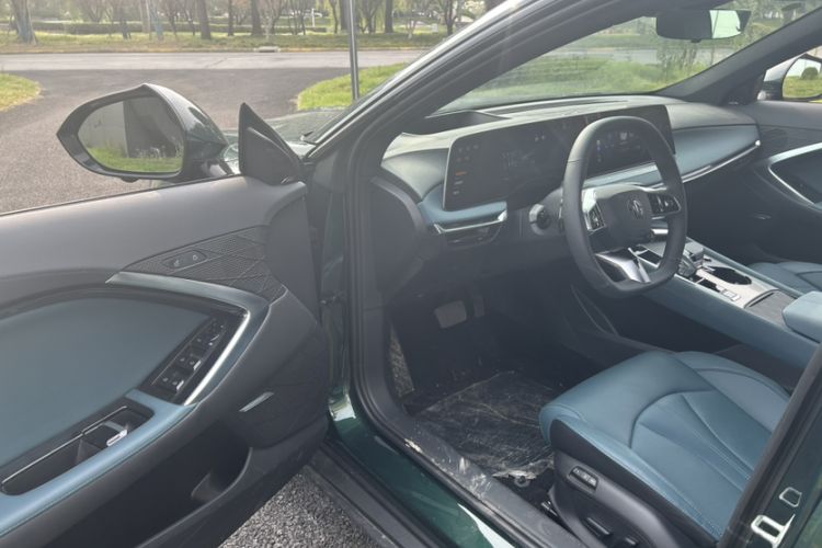 Used MG 7 2023 2.0T Automatic Trophy+ Ignition Glory Edition Interior 10