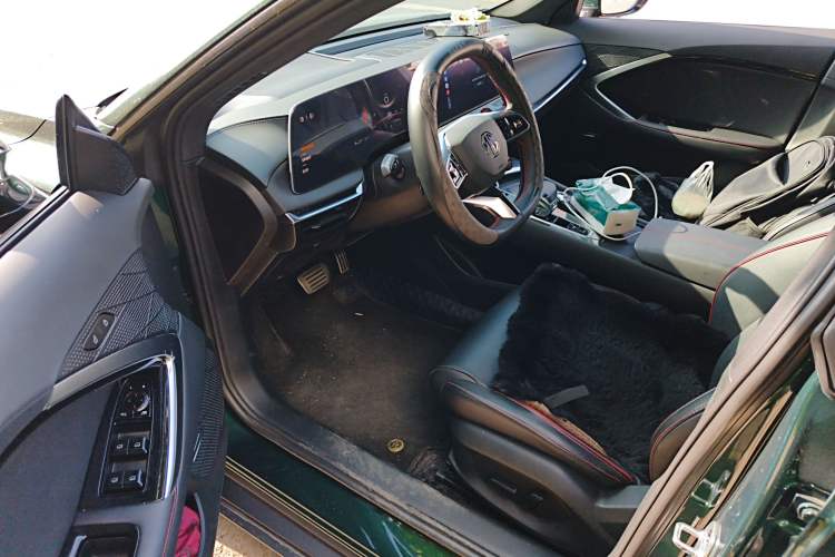 Used MG 7 2023 1.5T DCT Luxurious Supreme Edition Interior 3
