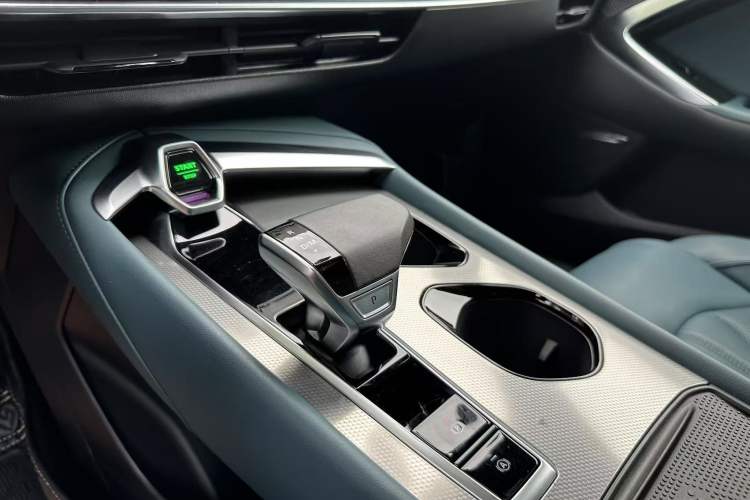 Used MG 7 2023 2.0T Automatic Hunter Luxury Edition Interior 5