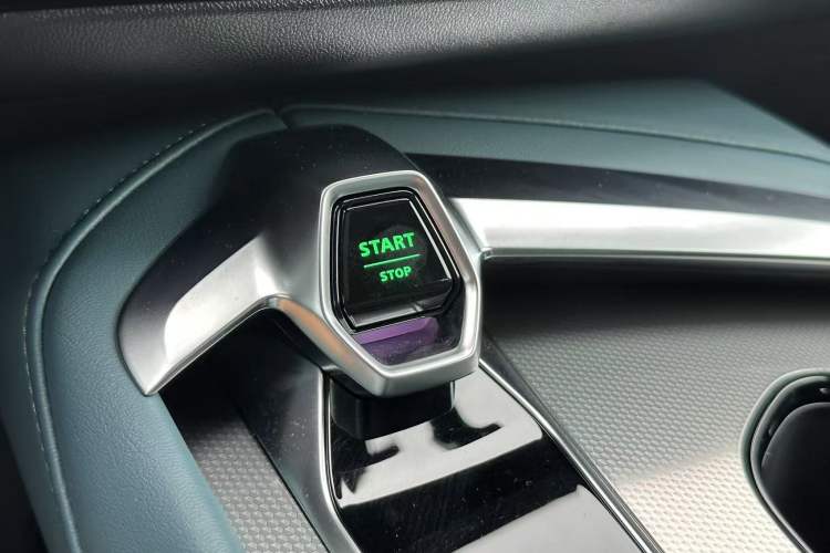 Used MG 7 2023 2.0T Automatic Hunter Luxury Edition Interior 6
