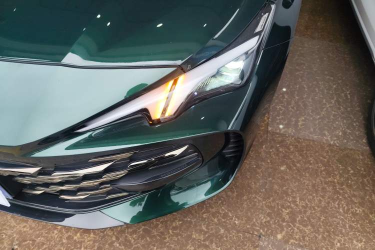 Used MG 7 2023 2.0T Automatic Hunter Luxury Edition Left Front Headlight