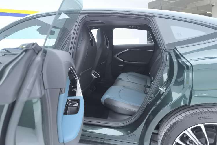 Used MG 7 2023 2.0T Automatic Hunter Luxury Edition Left Rear Seat