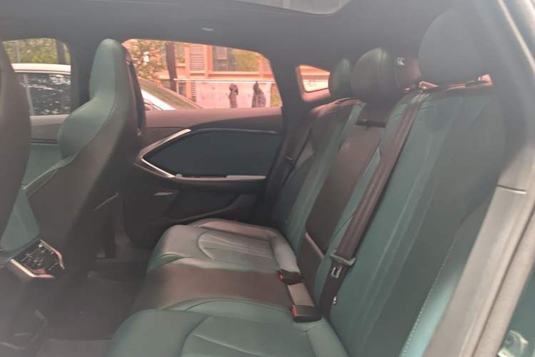 Used MG 7 2023 2.0T Automatic Hunter Luxury Edition Left Rear Seat