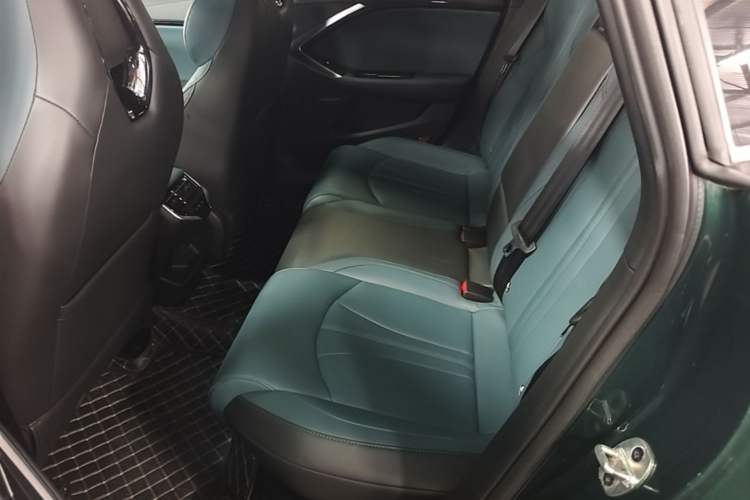 Used MG 7 2023 2.0T Automatic Hunter Luxury Edition Left Rear Seat
