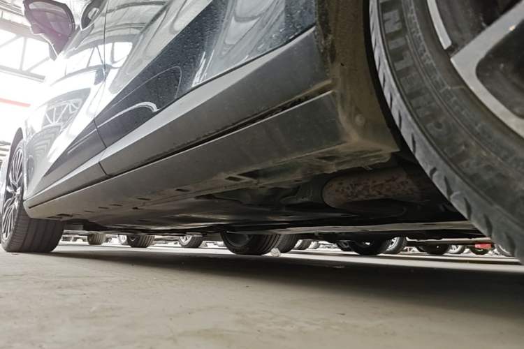 Used MG 7 2023 2.0T Automatic Hunter Luxury Edition Left Side Sill