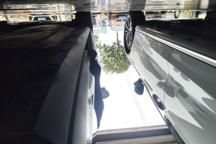 Used MG 7 2023 2.0T Automatic Hunter Luxury Edition Left Side Sill