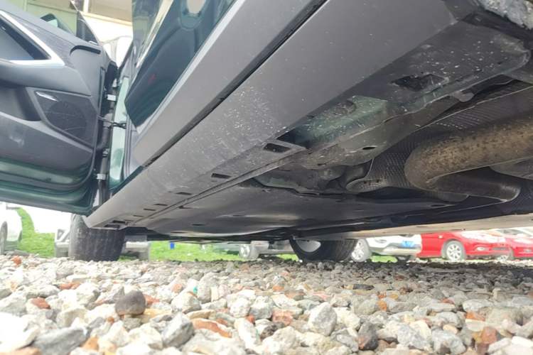 Used MG 7 2023 2.0T Automatic Hunter Luxury Edition Left Side Sill
