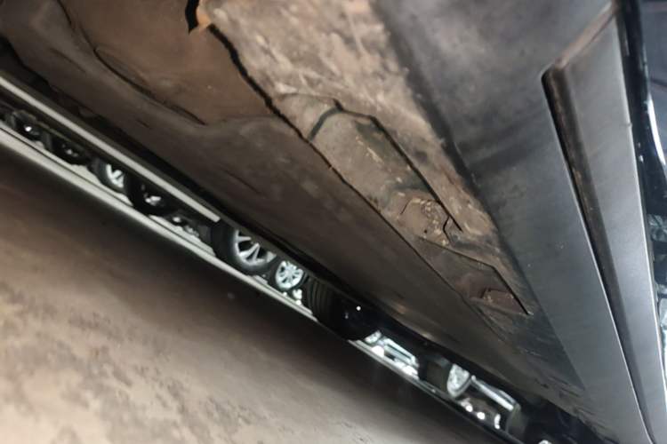 Used MG 7 2023 2.0T Automatic Hunter Luxury Edition Left Side Sill