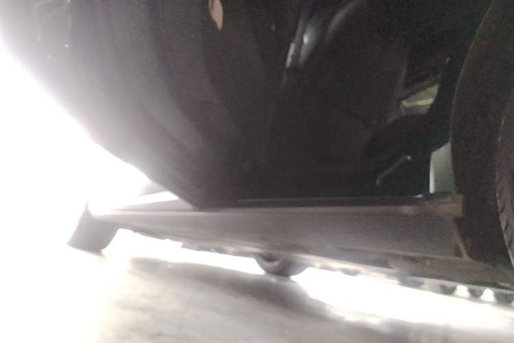 Used MG 7 2023 2.0T Automatic Hunter Luxury Edition Left Side Sill