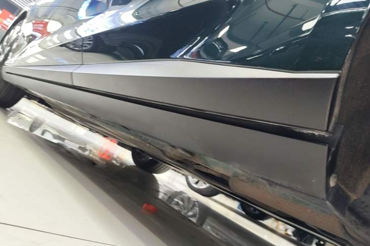 Used MG 7 2023 2.0T Automatic Hunter Luxury Edition Left Side Sill