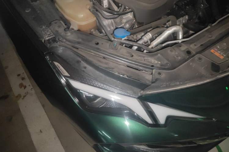 Used MG 7 2023 2.0T Automatic Hunter Luxury Edition Right Front Headlight