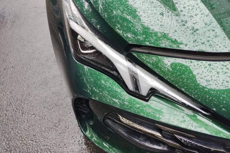 Used MG 7 2023 2.0T Automatic Hunter Luxury Edition Right Front Headlight