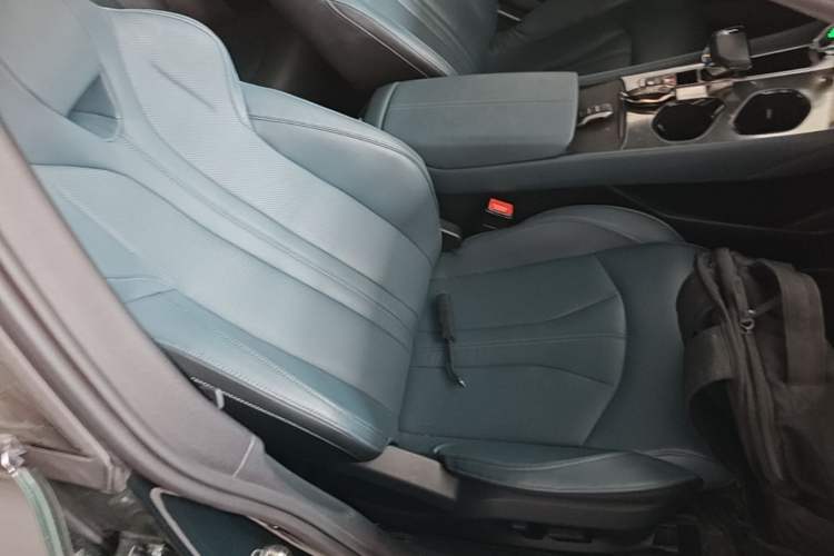 Used MG 7 2023 2.0T Automatic Hunter Luxury Edition Right Front Seat
