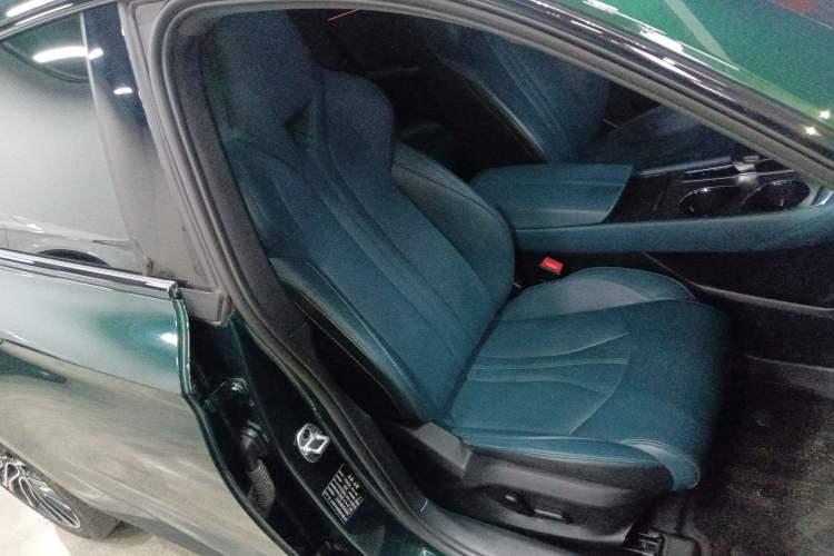 Used MG 7 2023 2.0T Automatic Hunter Luxury Edition Right Front Seat