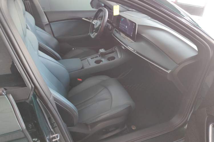 Used MG 7 2023 1.5T DCT Elegant & Graceful Edition Right Front Seat