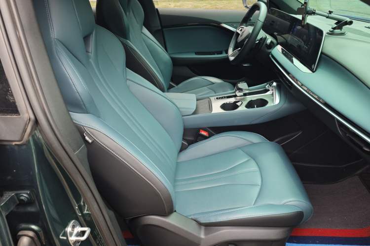 Used MG 7 2023 1.5T DCT Elegant & Graceful Edition Right Front Seat