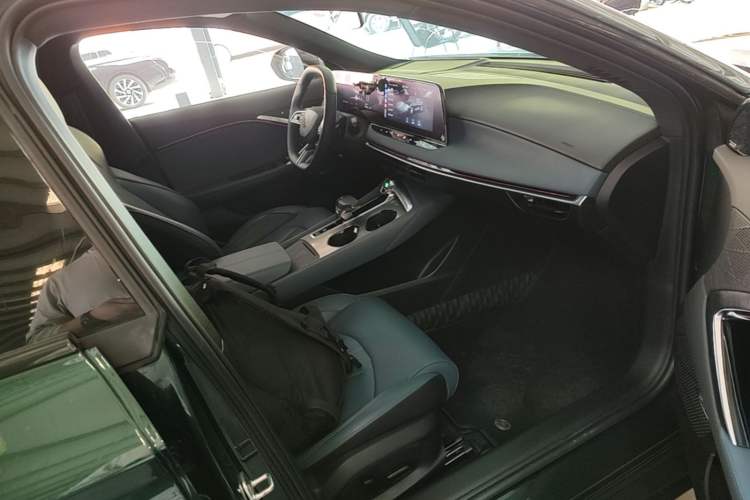Used MG 7 2023 1.5T DCT Elegant & Graceful Edition Right Front Seat
