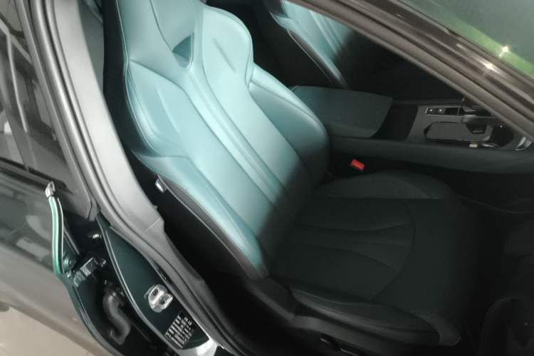 Used MG 7 2023 2.0T Automatic Hunter Luxury Edition Right Front Seat