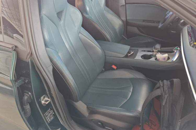 Used MG 7 2023 2.0T Automatic Hunter Luxury Edition Right Front Seat