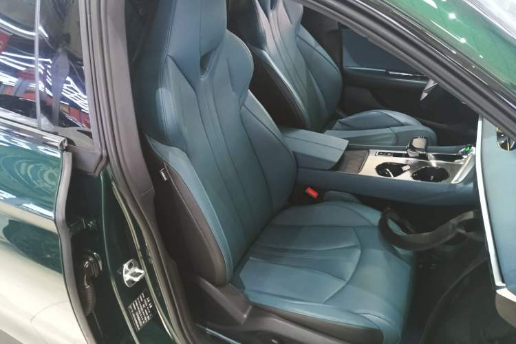 Used MG 7 2023 2.0T Automatic Hunter Luxury Edition Right Front Seat