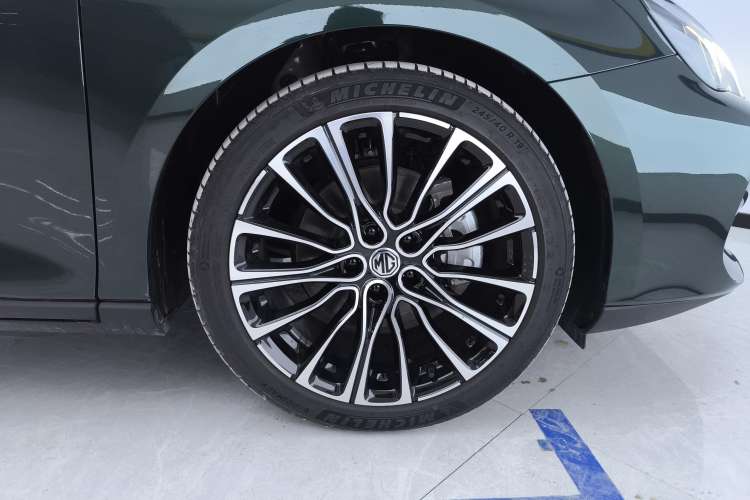 Used MG 7 2023 2.0T Automatic Hunter Luxury Edition Right Front Wheel Hub