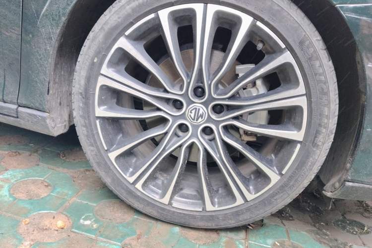 Used MG 7 2023 2.0T Automatic Hunter Luxury Edition Right Front Wheel Hub