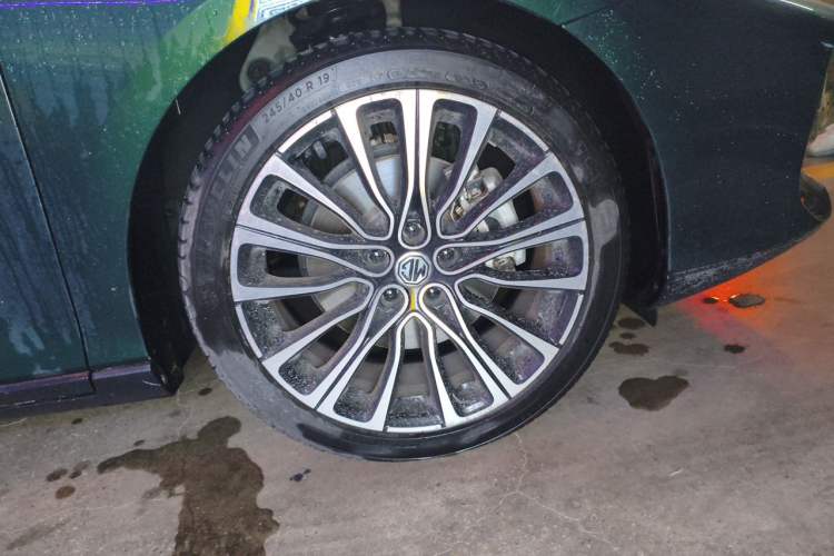Used MG 7 2023 2.0T Automatic Hunter Luxury Edition Right Front Wheel Hub