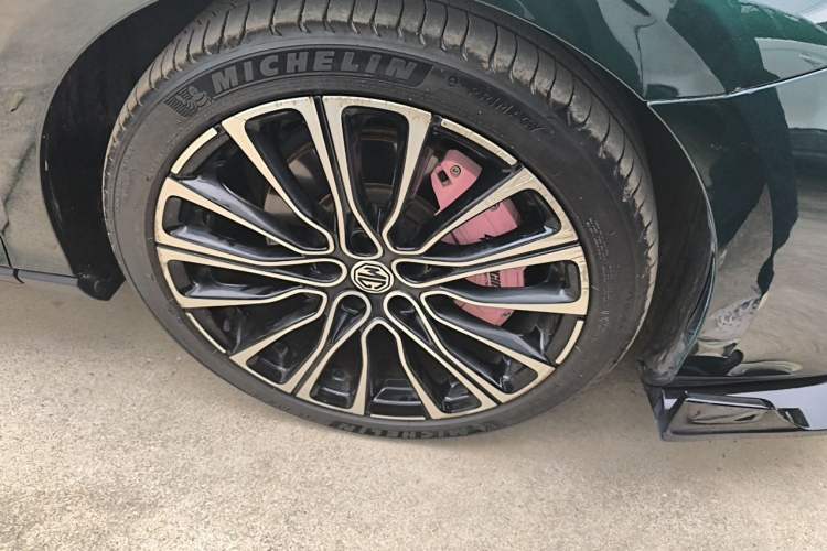 Used MG 7 2023 2.0T Automatic Hunter Luxury Edition Right Front Wheel Hub