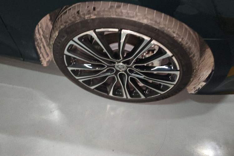 Used MG 7 2023 1.5T DCT Elegant & Graceful Edition Right Front Wheel Hub