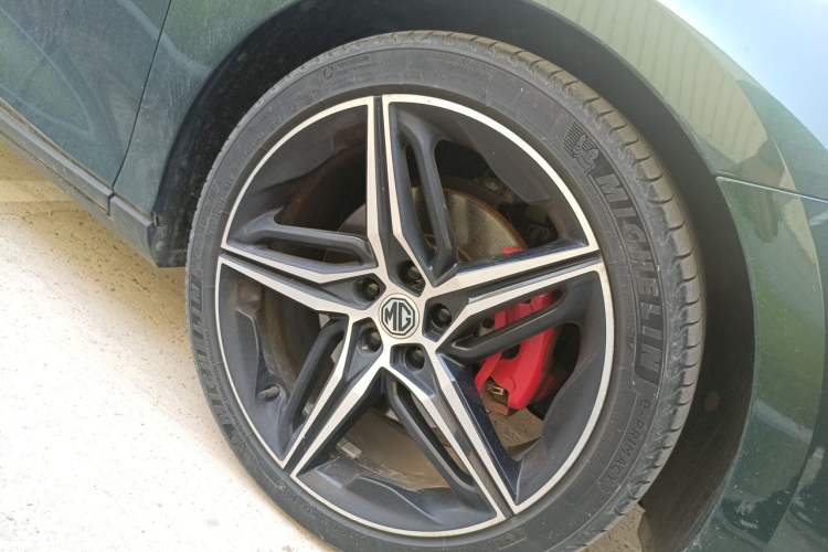 Used MG 7 2023 2.0T Automatic Trophy+ Ignition Glory Edition Right Front Wheel Hub