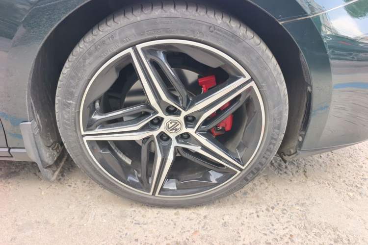 Used MG 7 2023 2.0T Automatic Trophy+ Ignition Glory Edition Right Front Wheel Hub