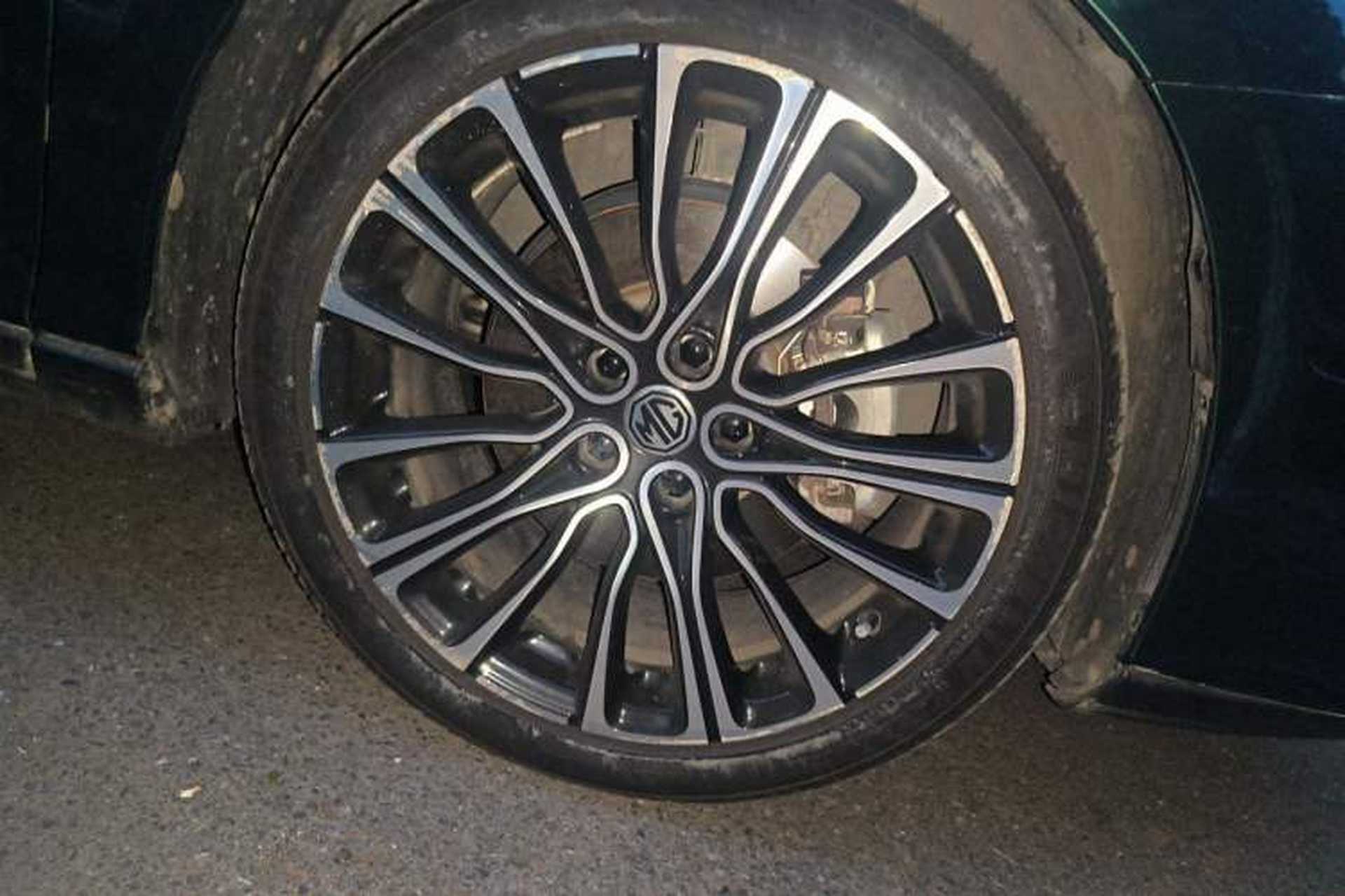 Used MG 7 2023 2.0T Automatic Hunter Luxury Edition Right Front Wheel Hub