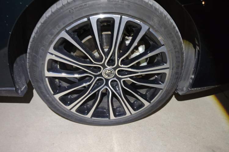 Used MG 7 2023 2.0T Automatic Hunter Luxury Edition Right Front Wheel Hub