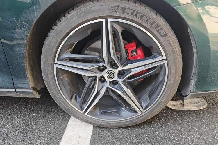 Used MG 7 2023 2.0T Automatic Trophy+ Ignition Glory Edition Right Front Wheel Hub