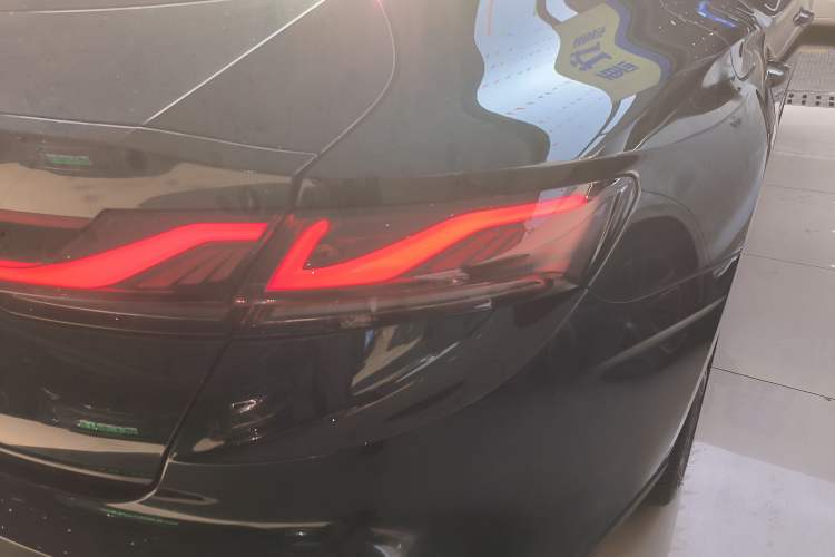 Used MG 7 2023 2.0T Automatic Hunter Luxury Edition Right Rear Taillight